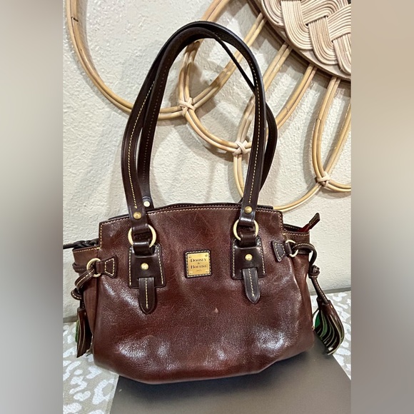 Brown Dooney & Bourke Florentine bag - Picture 3 of 6